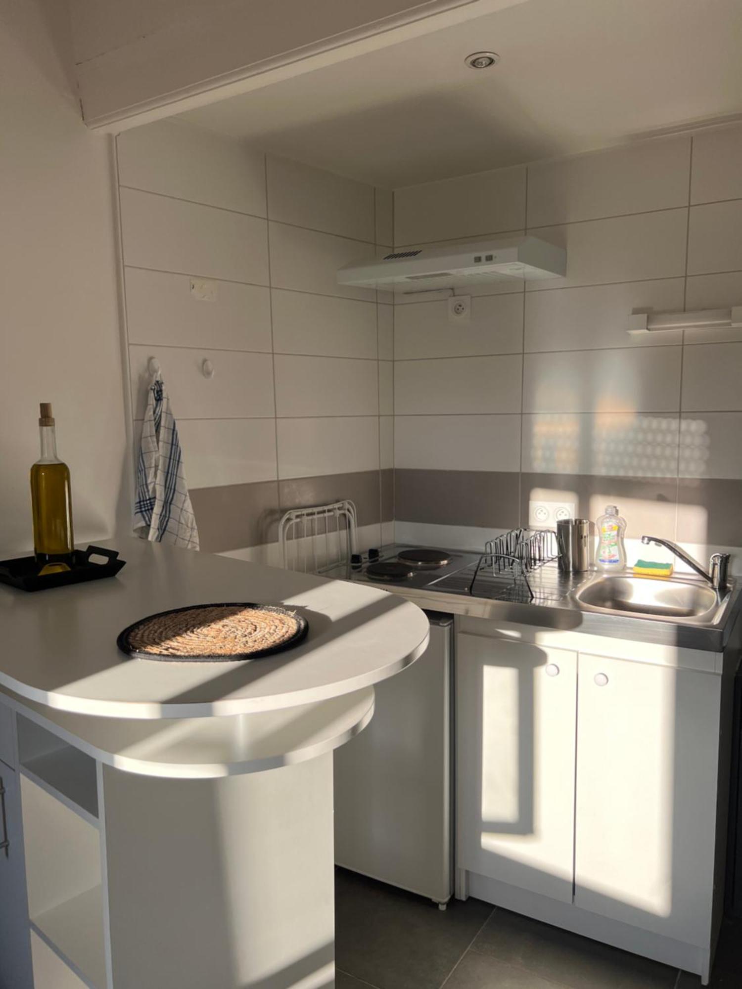 Cosy Studio Hyper Centre Avec Kitchenette & Climatisation Carpentras Zewnętrze zdjęcie